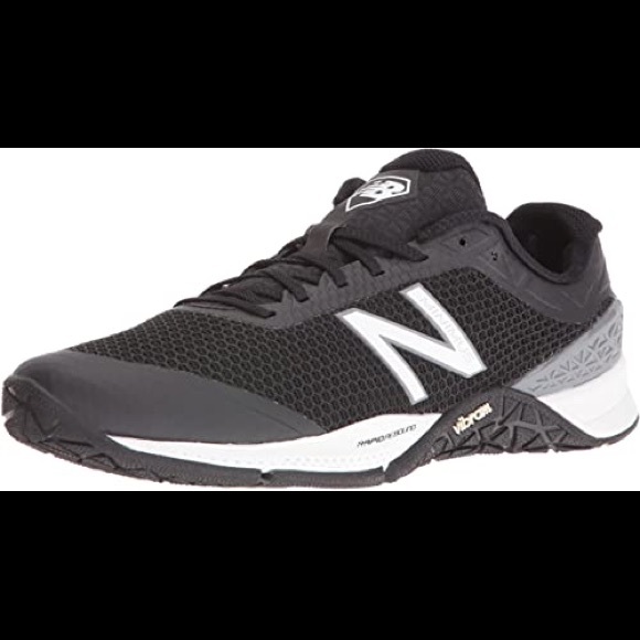 التطعيم new balance 323 